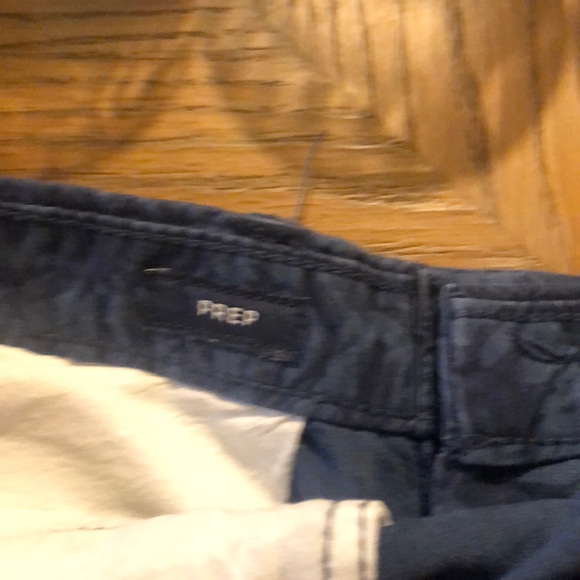 American Eagle Blue flower print shorts - Picture 3 of 4